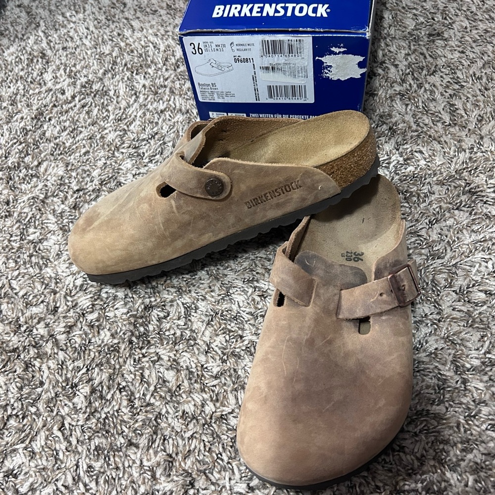 Birkenstock women’s Boston leather clogs